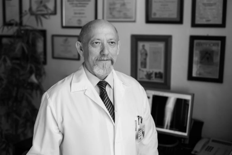 Zemřel doc. MUDr. Pavel Janíček, CSc., emeritní přednosta I. ortopedické kliniky