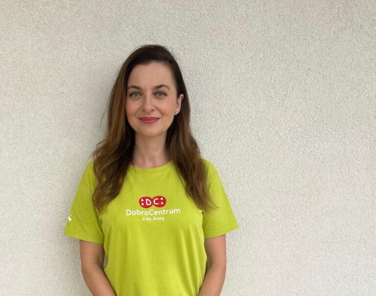 Smích léčí a my se s pacienty nasmějeme hodně, říká dobrovolnice FNUSA nominovaná na cenu Křesadlo