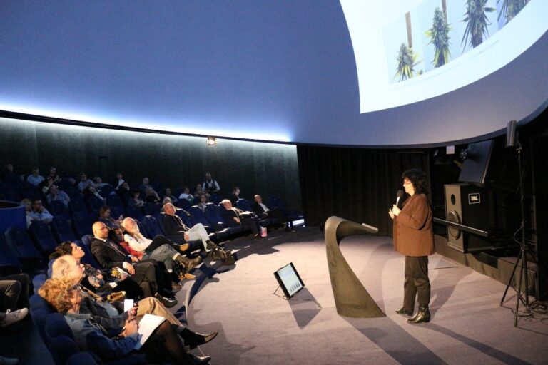 Použití THC u&nbsp;dětských pacientů, výroba léků i&nbsp;plísně v&nbsp;rostlinách aneb Konopí a&nbsp;věda opět na brněnské hvězdárně